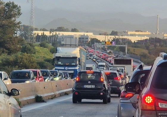Situación de los accesos al PTA, esta mañana.