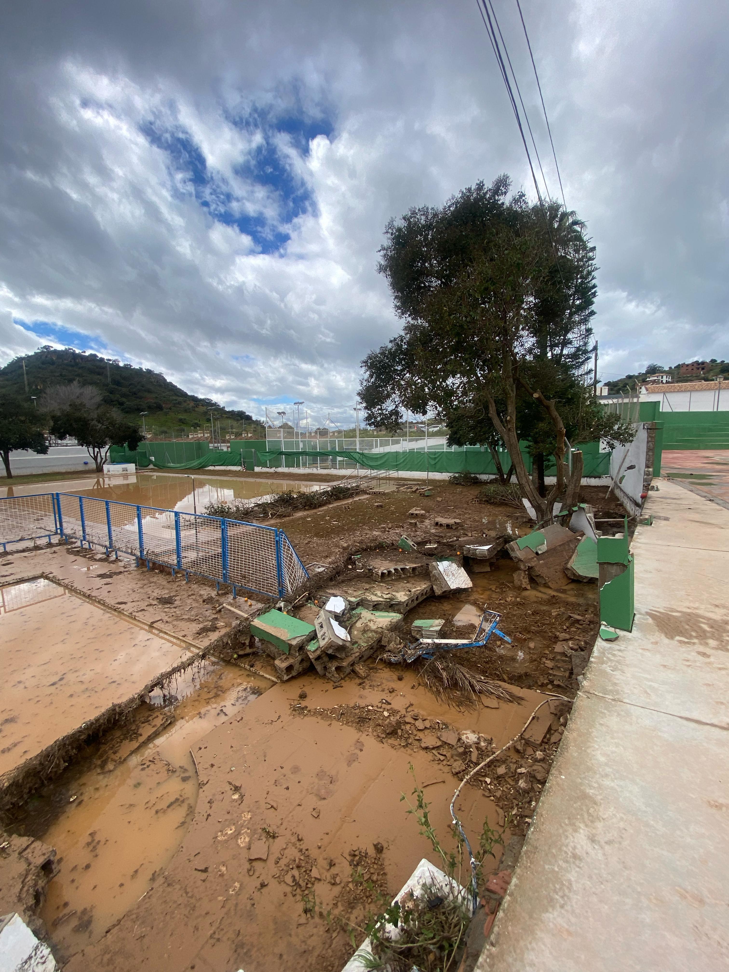 Destrozos en Almogía.