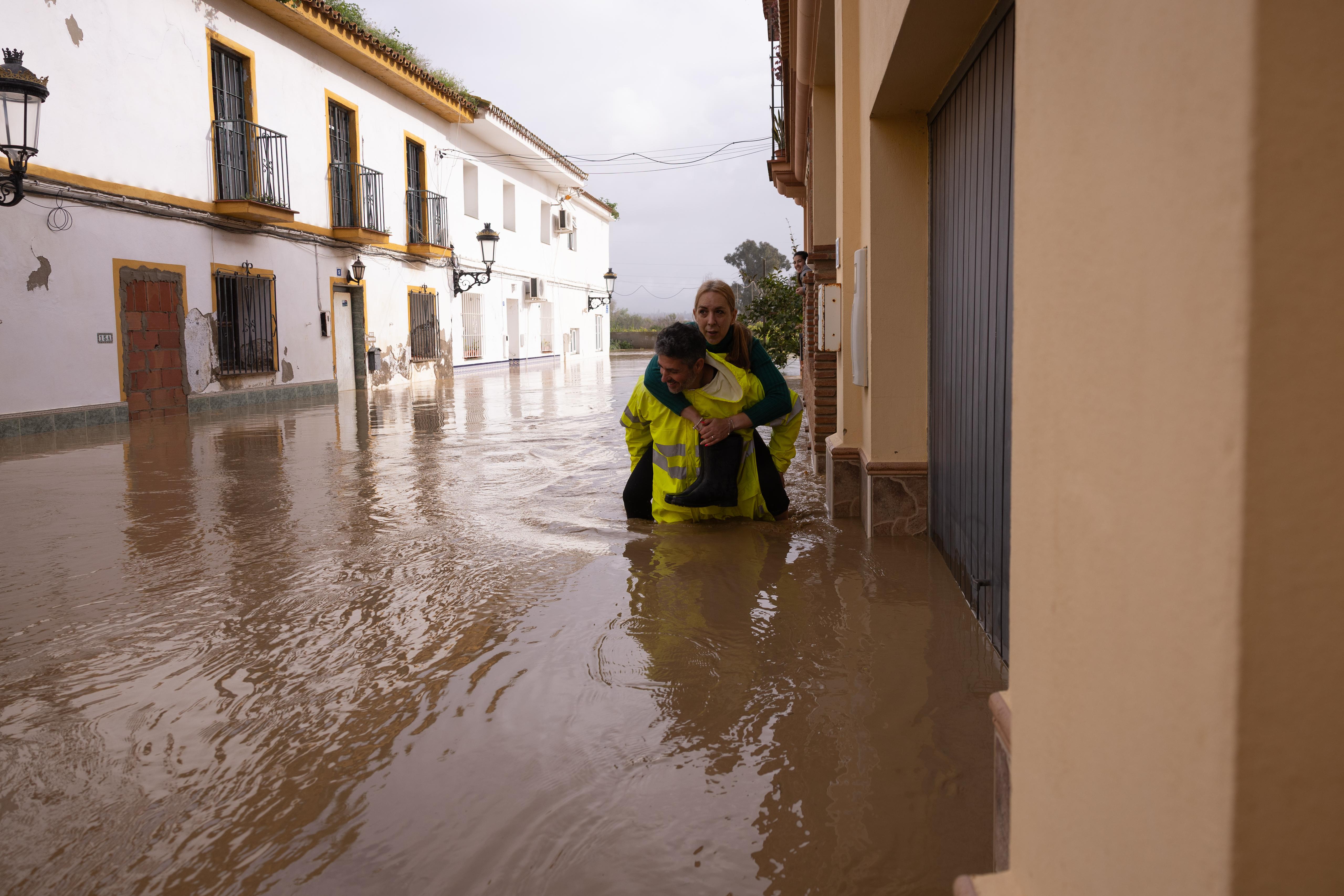 La barriada de Doña Ana vuelve a estar anegada.