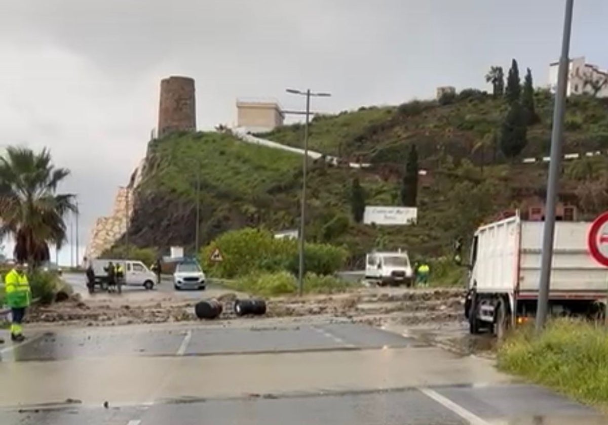 Imagen del corte de la antigua N-340 a su paso por la zona de Calaceite, en Torrox-Costa, este martes.