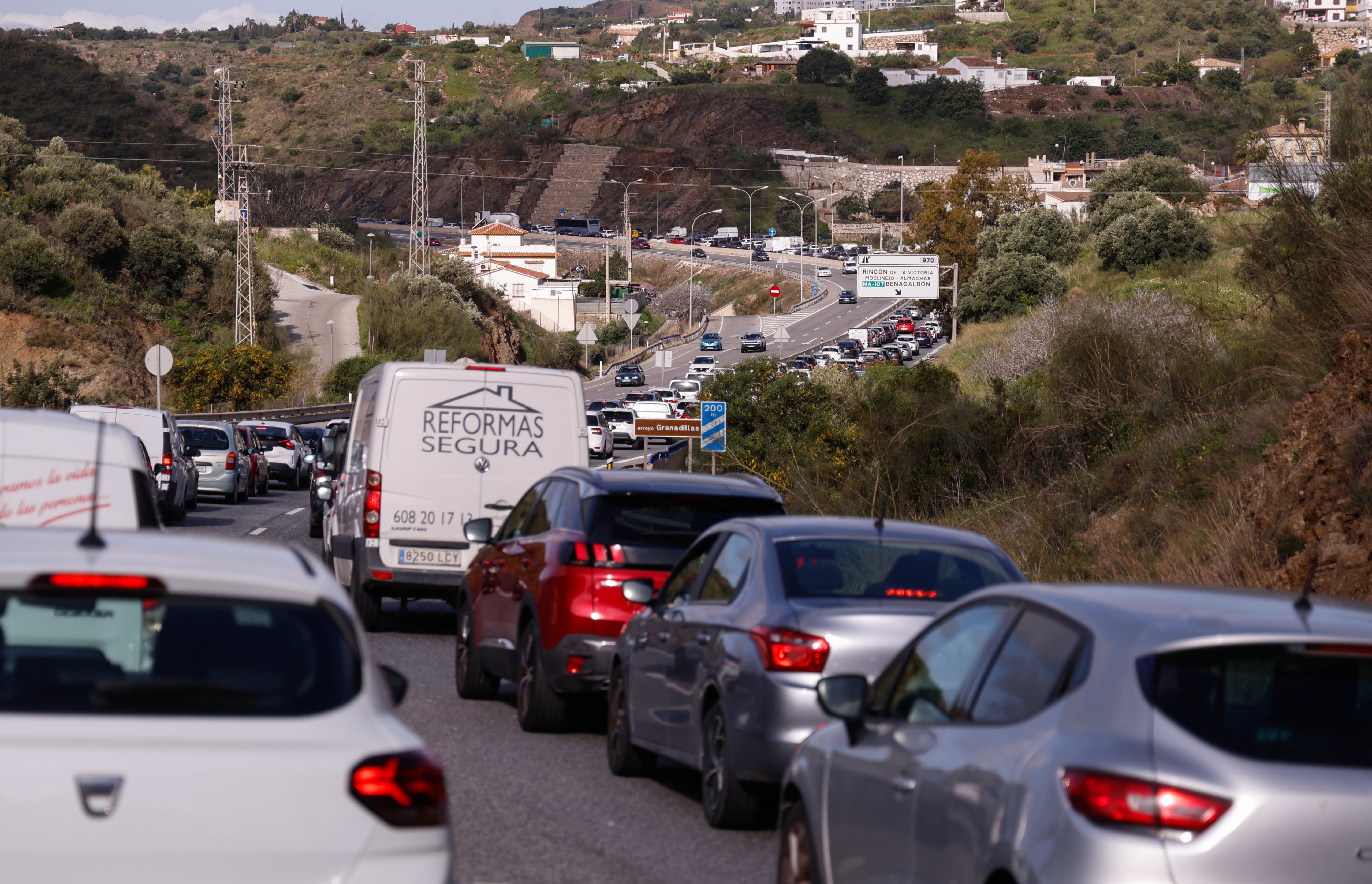 Accidente dentro del túnel del Cerrado de Calderón: colapso en la ronda y retenciones kilométricas