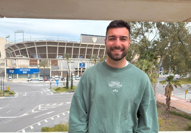 Álex Pastor, sonriente.