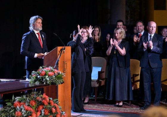 Alfonso Escalero, en el momento de recibir el galardón.
