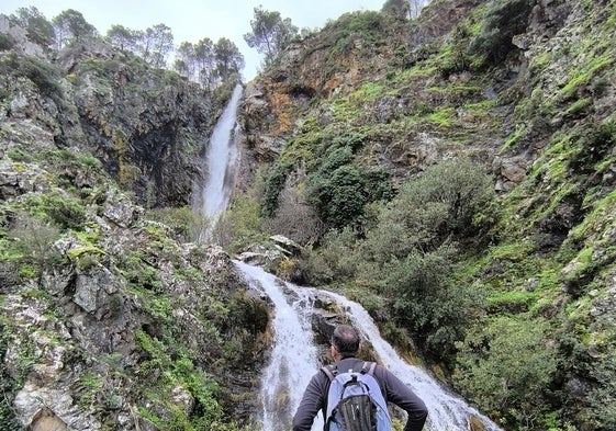 Este recorrido permite llegar al salto de la Rejía