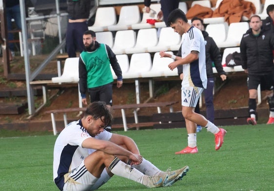 La decepción de Fornés tras la derrota del Marbella.