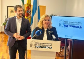 La alcaldesa y el concejal de Turismo presentan el foro.