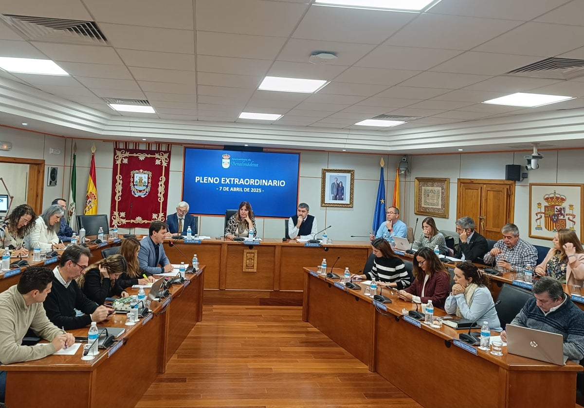 Benalmádena aprueba en pleno el plan económico al tendrá obligación de someterse durante dos años