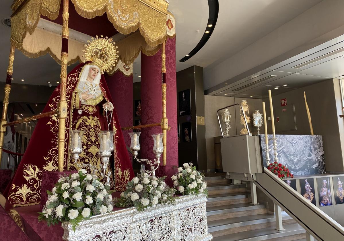 El AC Málaga Palacio: el hotel que te recibe con un trono