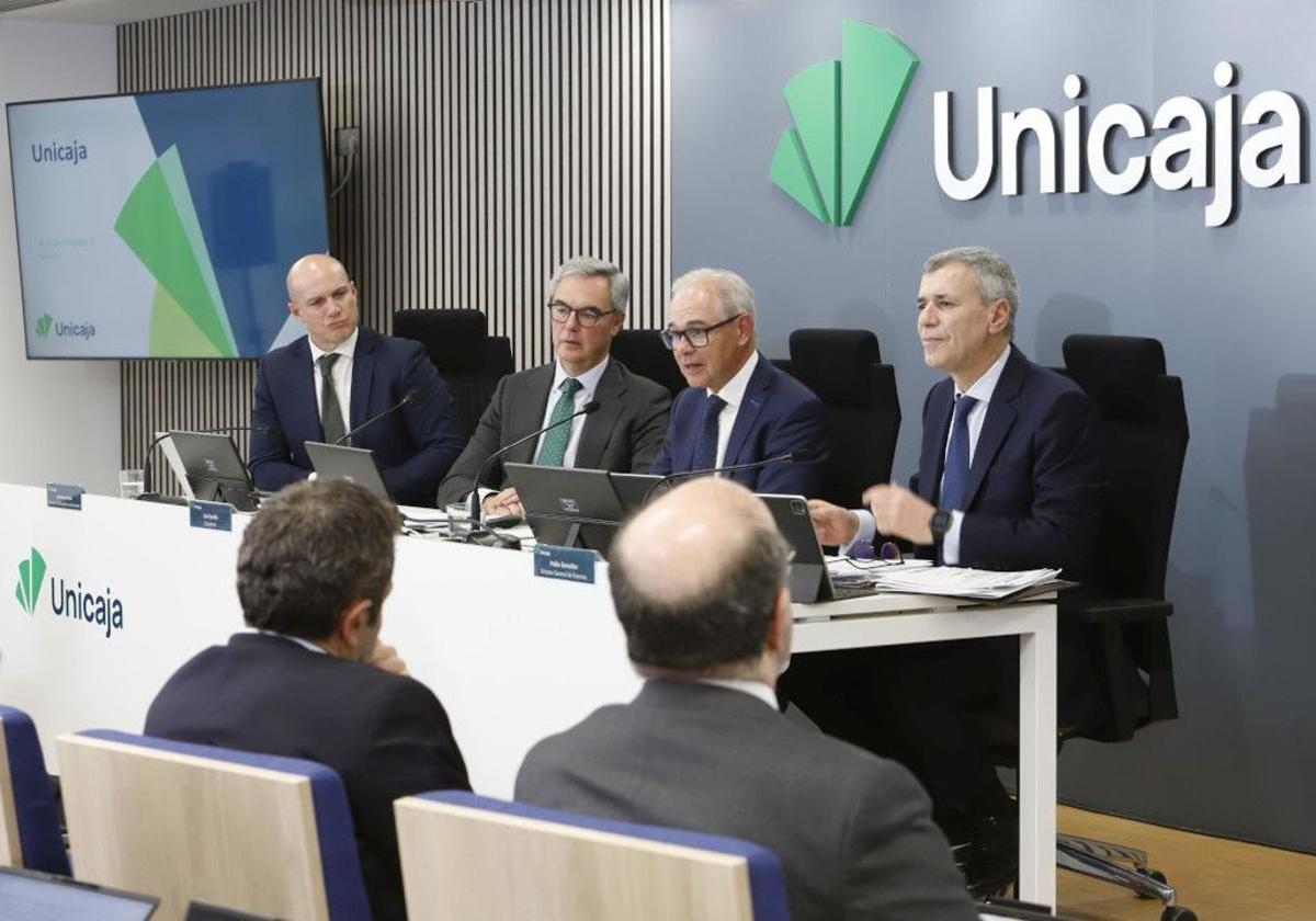 Los accionistas votan la incorporación de un representante de Tomás Olivo en el consejo de Unicaja