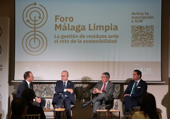 Manolo Castillo, Francisco de la Torre, Francis Salado y Manuel Cardeña, en el foro de SUR.