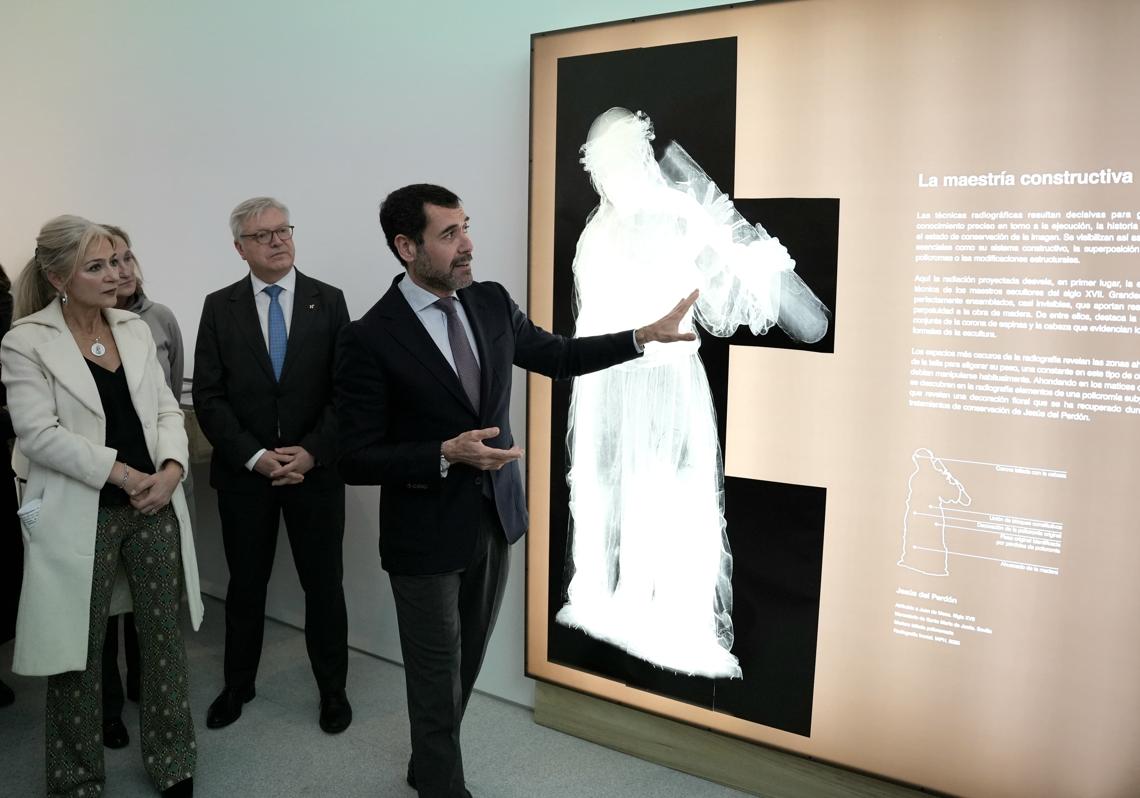 La consejera Patricia del Pozo, en la inauguración de la exposición 'La imagen revelada'.