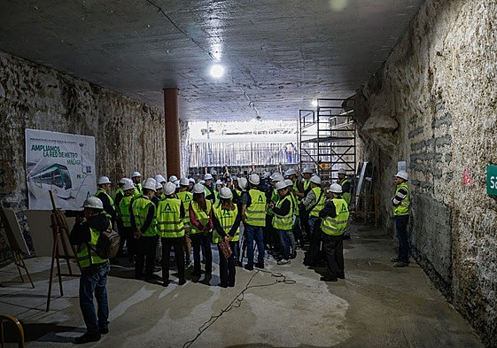 Visita a las obras del túnel del metro en Armengual de la Mota, esta mañana.