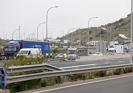 Imagen de las retenciones registradas, este viernes, tars el accidente.