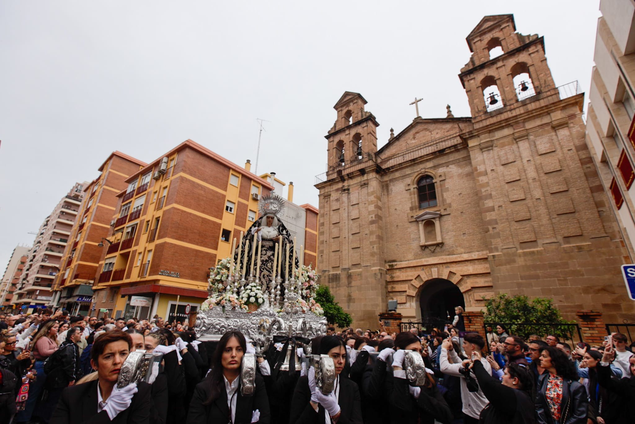 Traslados y procesiones del Sábado de Pasión en Málaga 2025