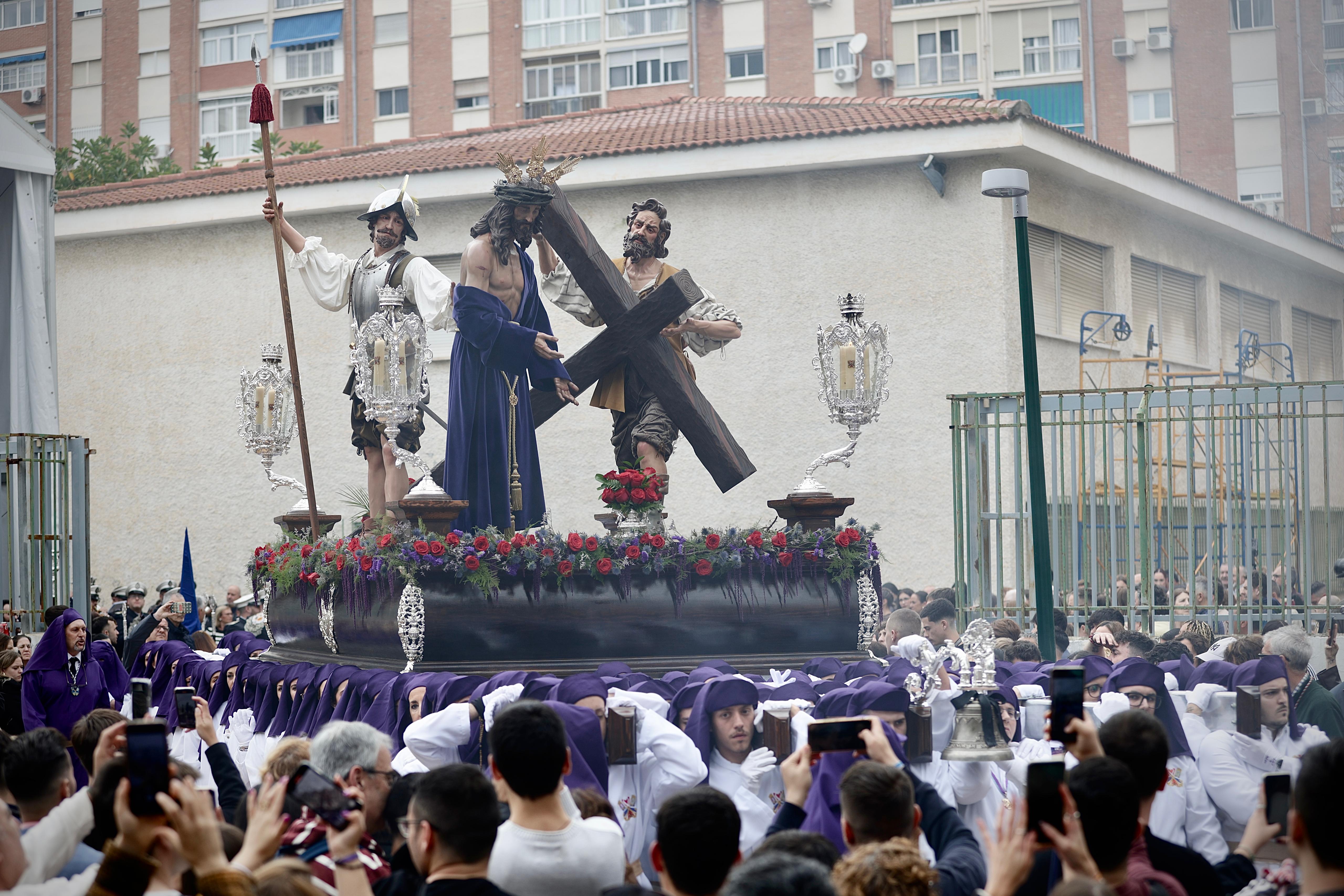 Traslados y procesiones del Sábado de Pasión en Málaga 2025