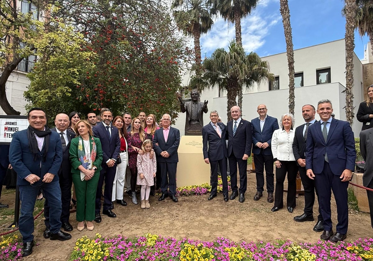 La presentación de la escultura de Antonio de Canillas es mágica: el cantaor 'entona' una saeta