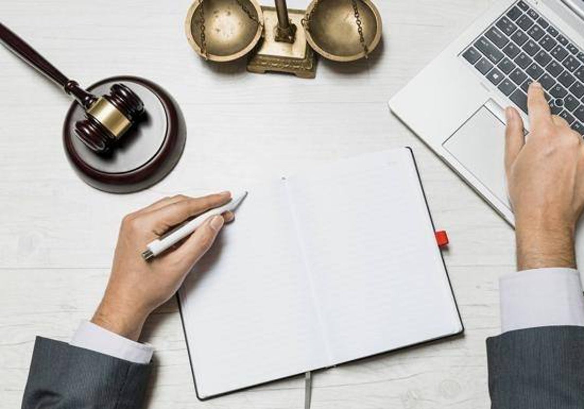 Discriminación laboral de las mujeres: abierta en Andalucía una convocatoria de ayudas para asesoramiento y defensa legal