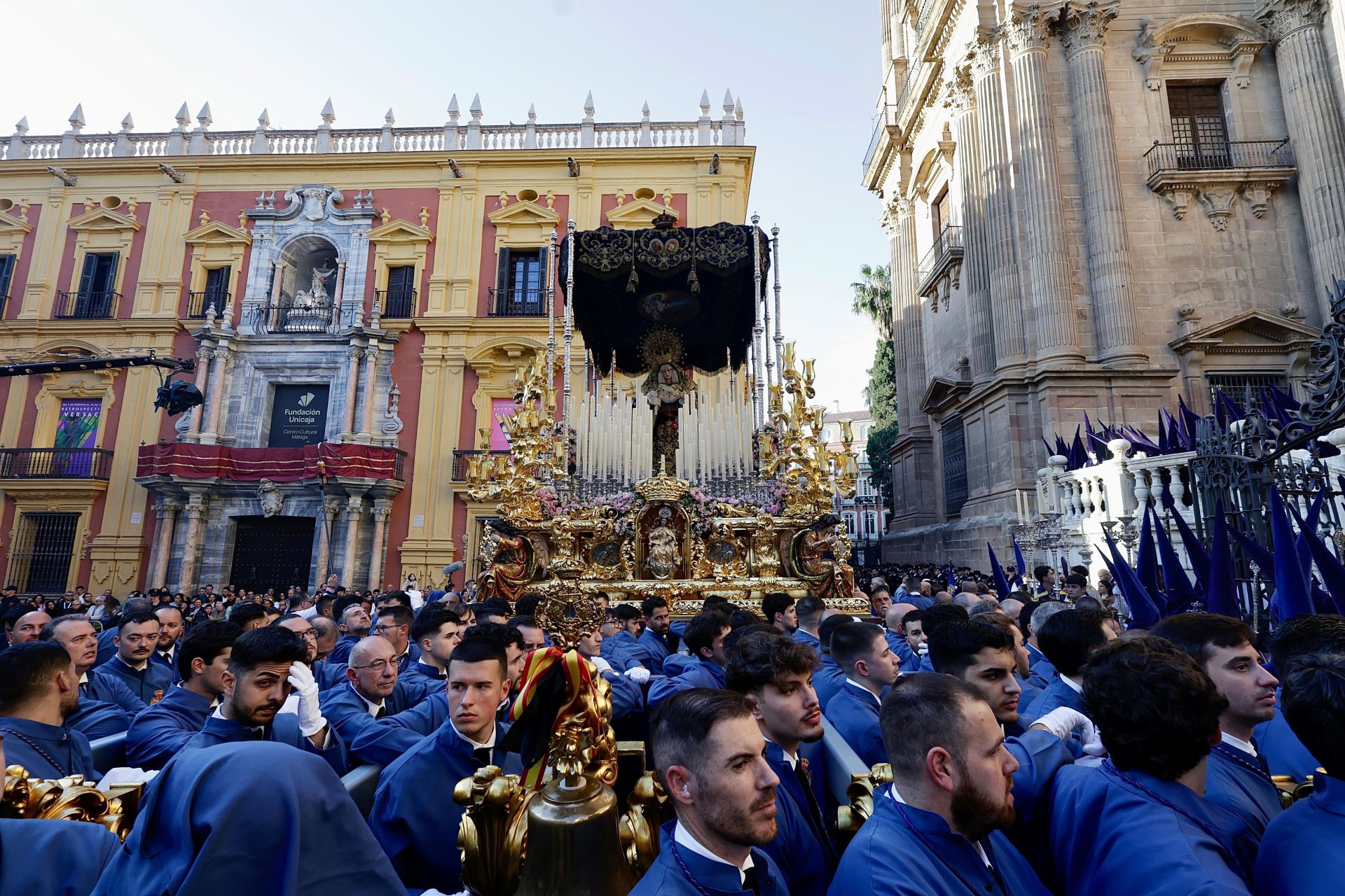 El Rico libera por primera a dos presos. Acto en la Plaza del Obispo.