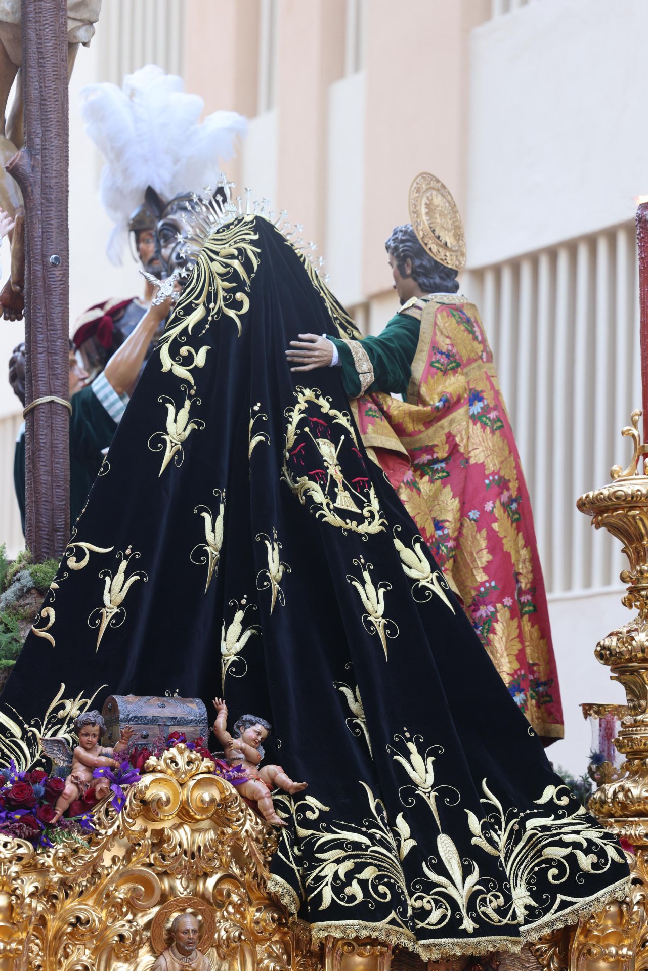 Salida del Santísimo Cristo de la Sangre y María Santísima de Consolación y Lágrimas.