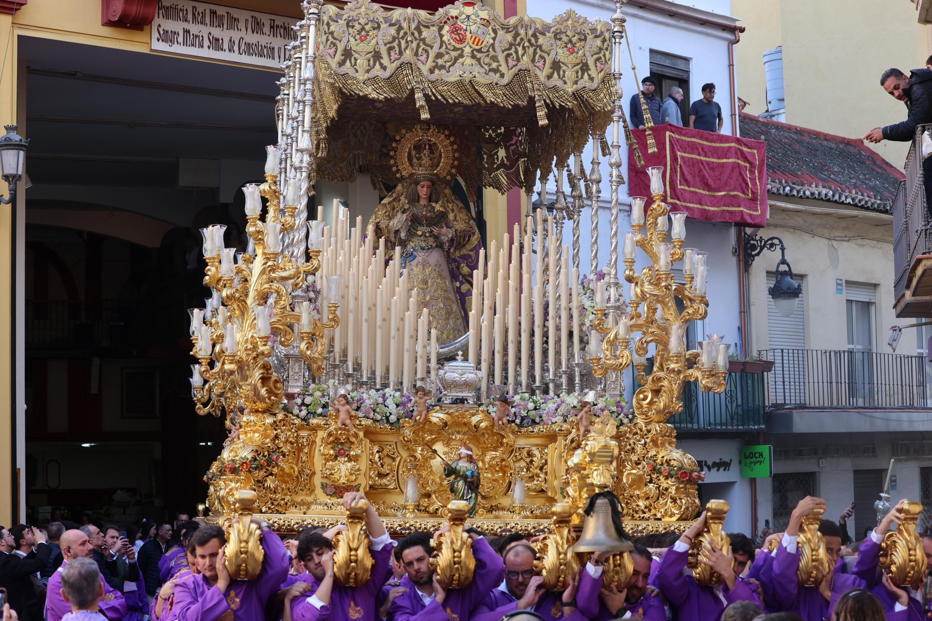 Salida del Santísimo Cristo de la Sangre y María Santísima de Consolación y Lágrimas.