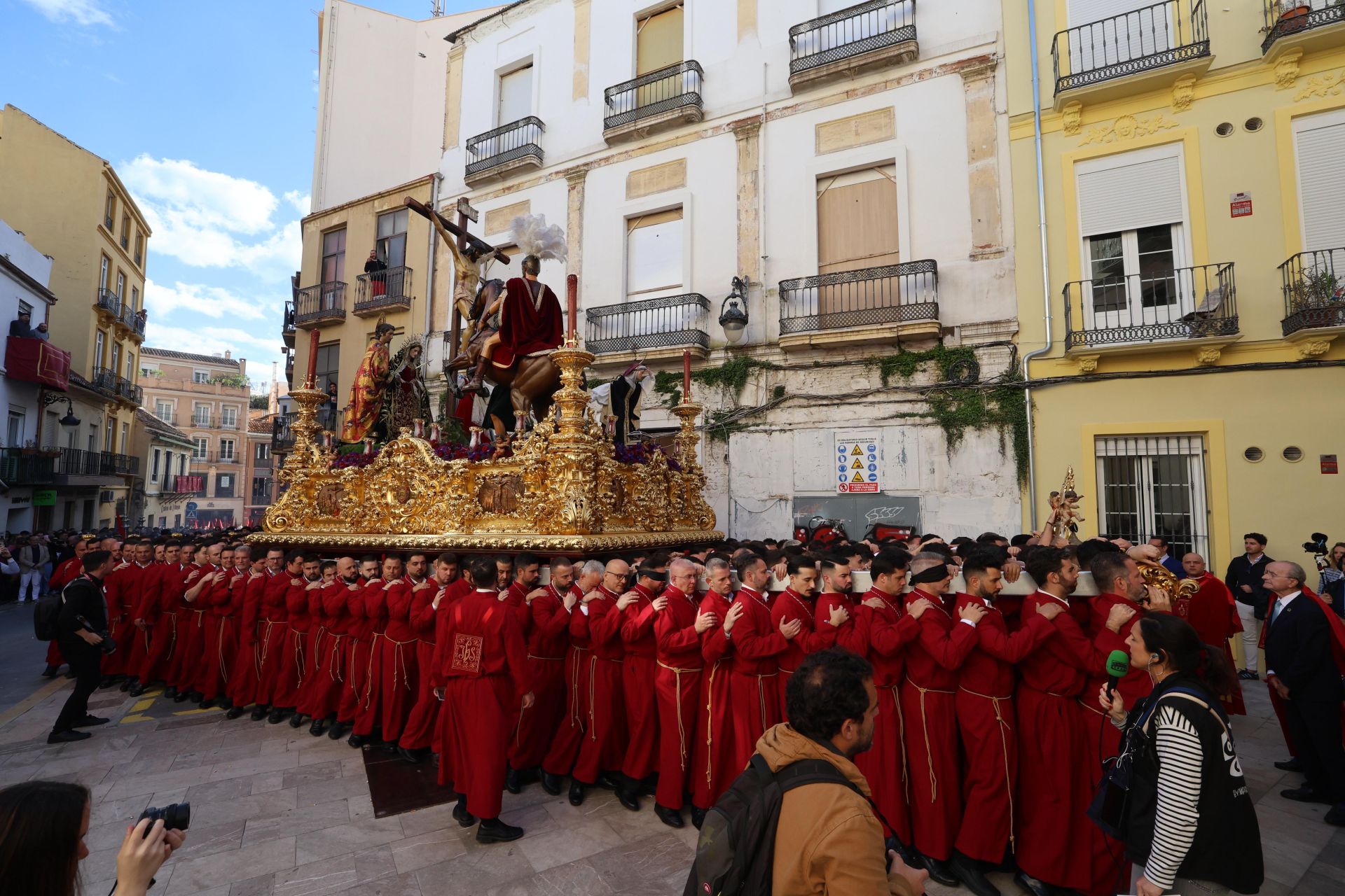 Salida del Santísimo Cristo de la Sangre y María Santísima de Consolación y Lágrimas.