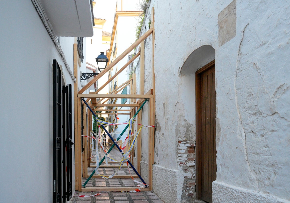 Apuntalan el Convento de la Trinidad por grietas en la fachada