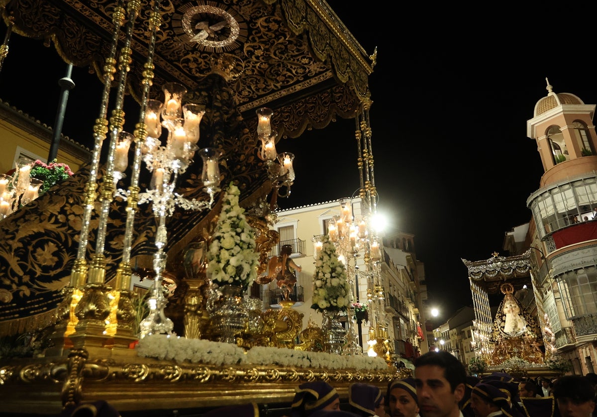 Antequera vive su día grande de Semana Santa con tres cofradías y nueve tronos