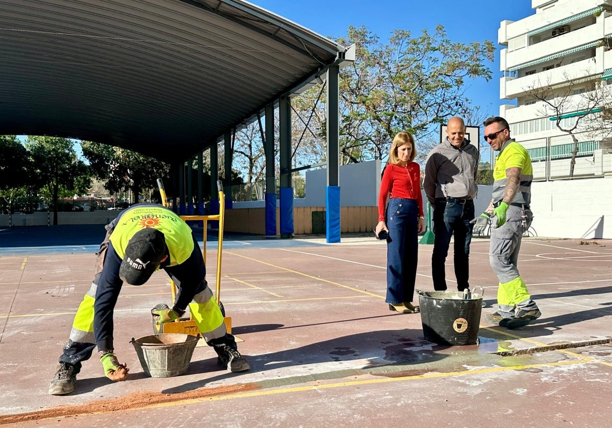 Pintura y pequeñas reparaciones en los colegios de Fuengirola durante los días de Semana Santa