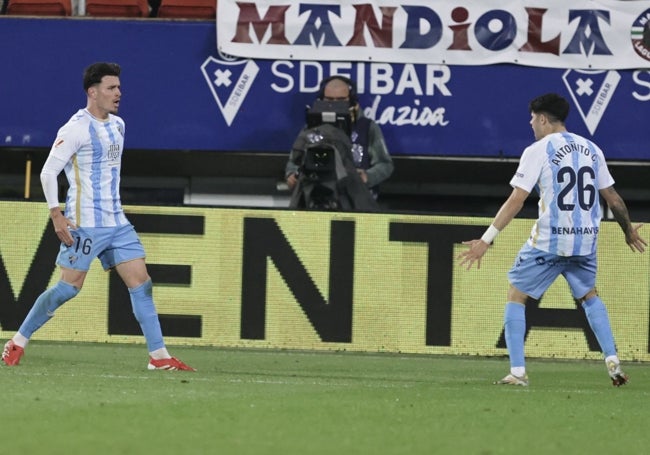 Murillo celebra su gol ante Antoñito.
