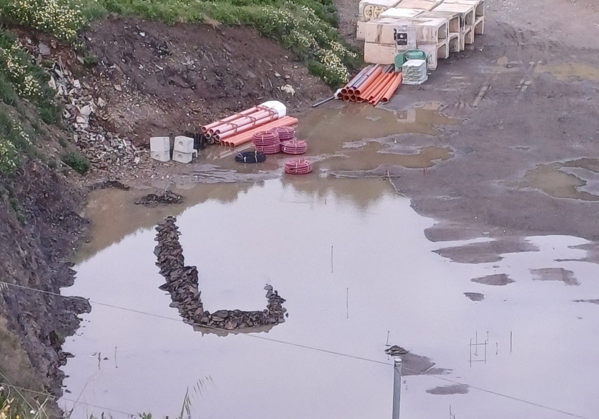 Imagen de parte de los suelos, tras las últimas lluvias.