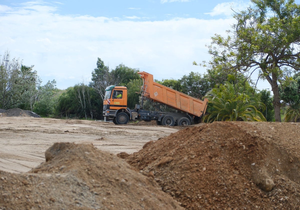 Trabajos llevados a cabo para habilitar el aparcamiento de Fuentenueva.