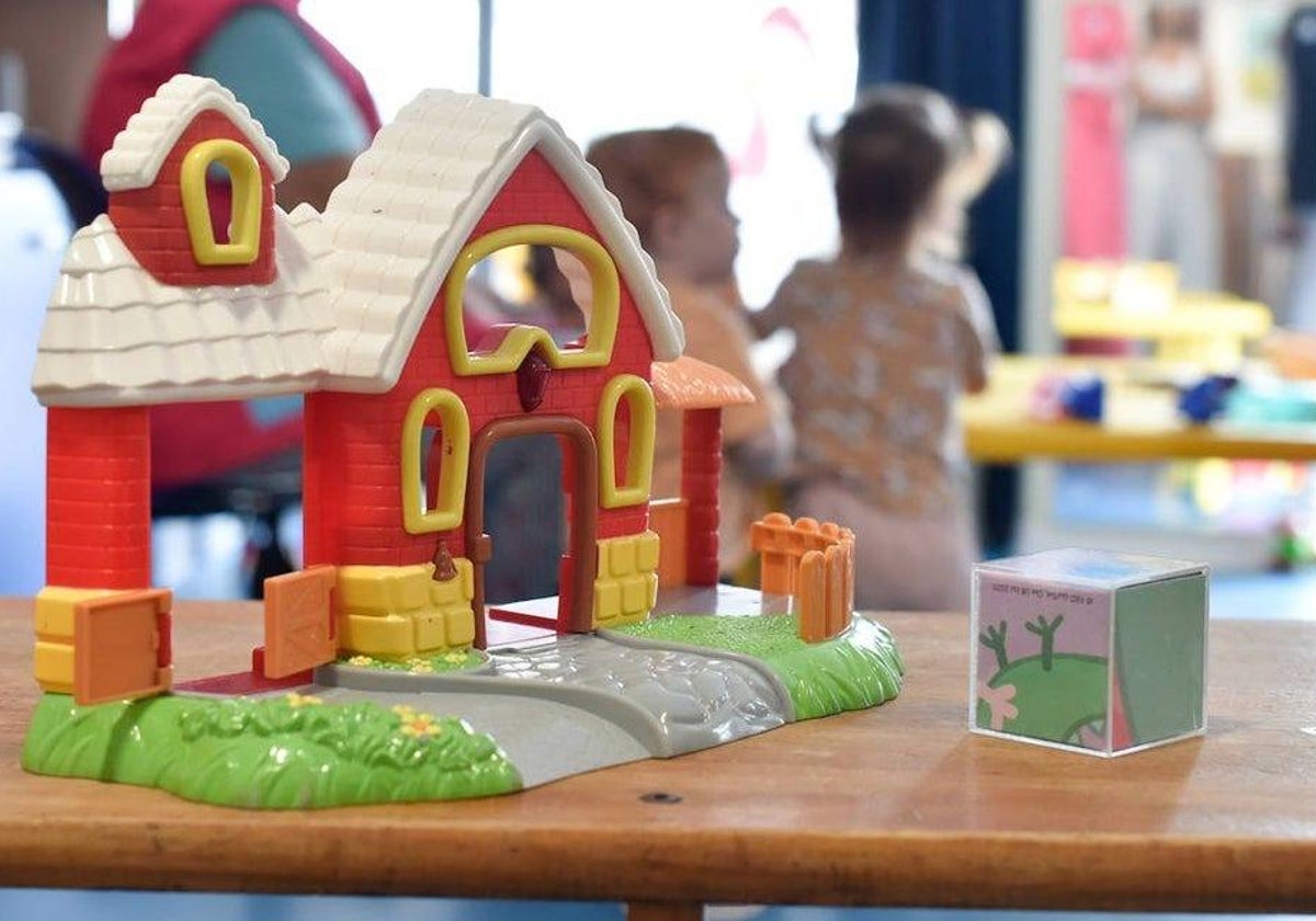 Condenan a un colegio a indemnizar con mil euros a unos padres por no borrar las fotos de su hija en Internet