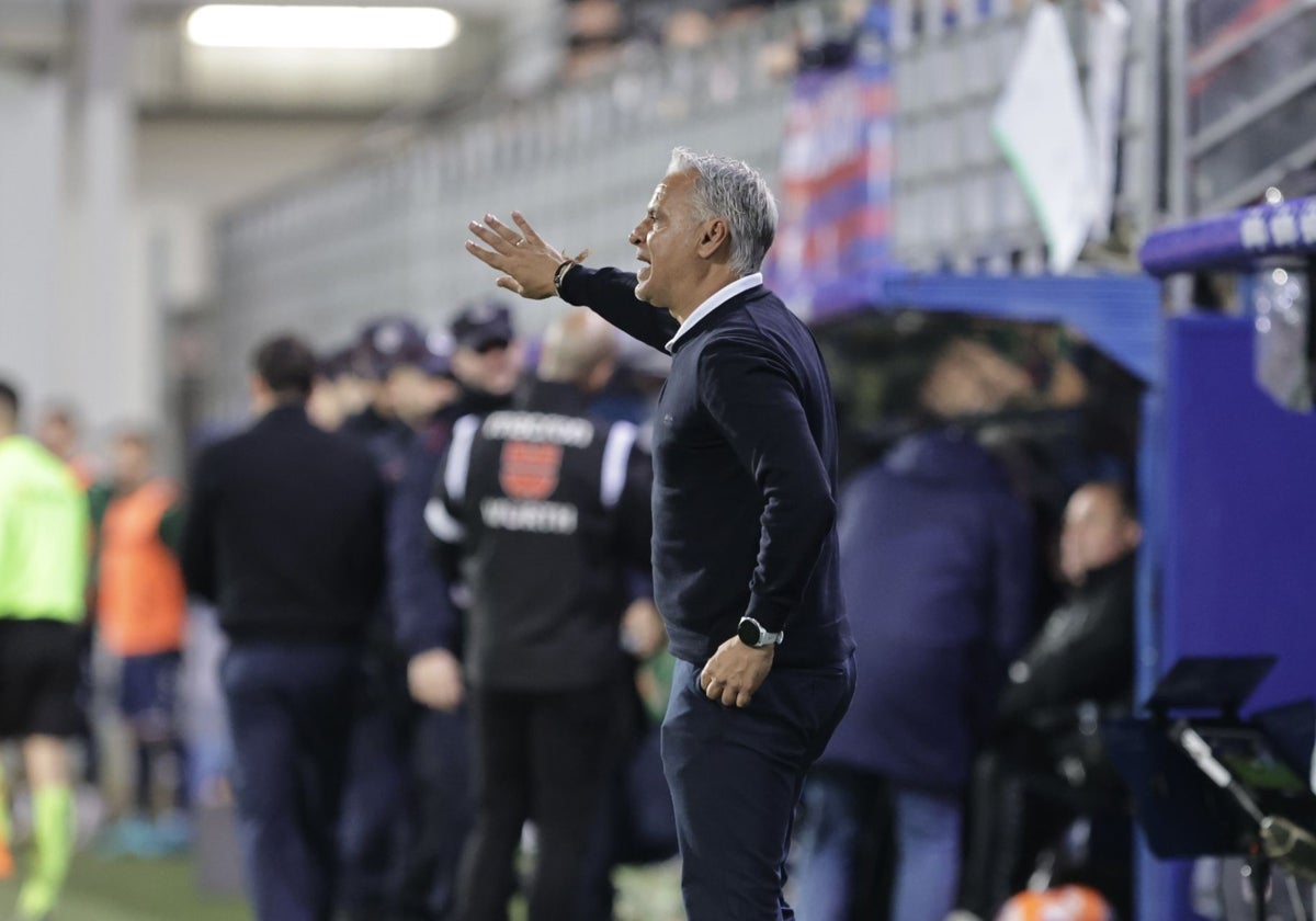 «Nada, no hay nada», la conclusión del árbitro en el penalti no señalado al Málaga