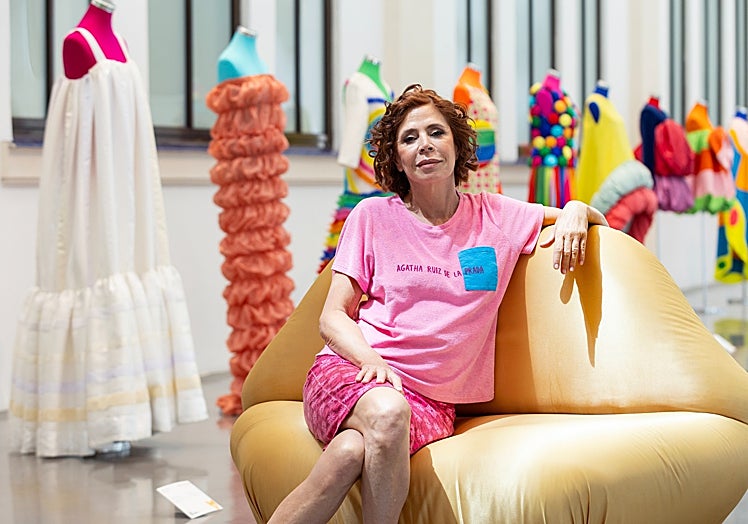 La diseñadora en el Museo del Automóvil y la Moda durante la entrevista