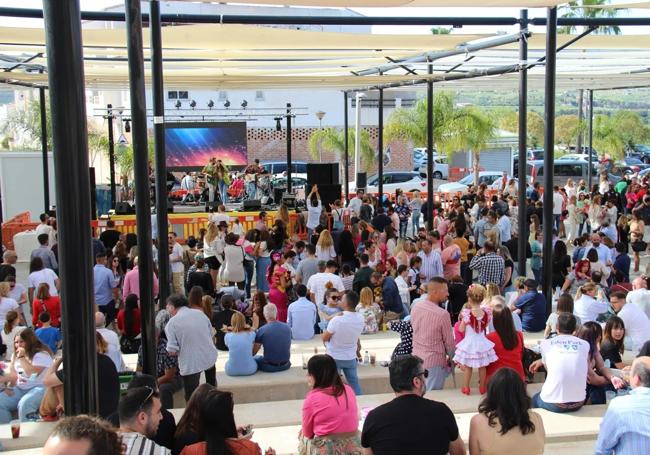 La feria de Cártama Pueblo tiene una amplia agenda de actividades tanto de día como de noche.