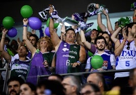 Aficionados del Unicaja en la Copa del Rey de Las Palmas.