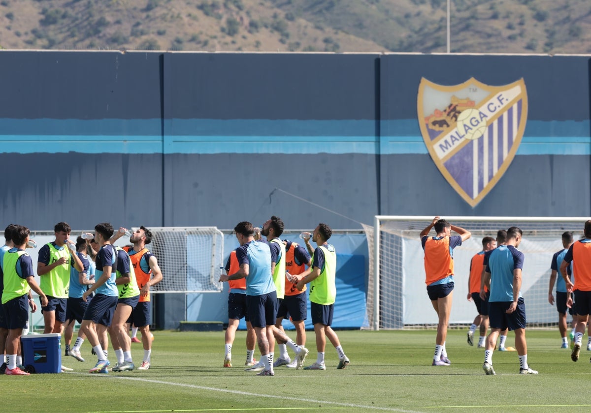 Luismi, baja este viernes por precaución por un golpe en la cabeza