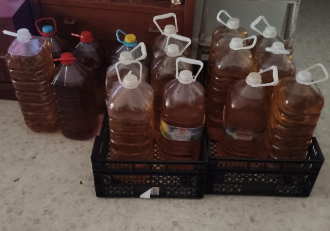Garrafas llenas de combustible.