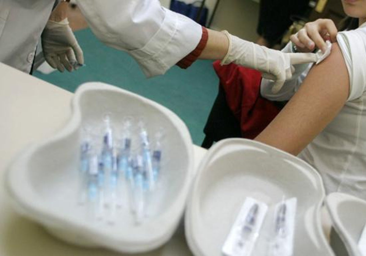 El Colegio de Médicos insiste en la importancia de la dosis de recuerdo en las paperas tras detectarse cuatro casos en Málaga