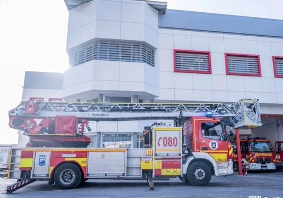 Bomberos de Málaga extinguen sin heridos un incendio en una vivienda en Martiricos