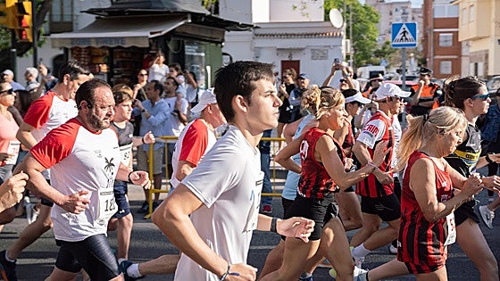Alejandro Cañas y Teresa Velasco vencen en la 45ª Carrera Popular de El Palo