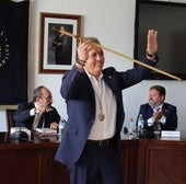 Mario Jiménez, con la vara de mando