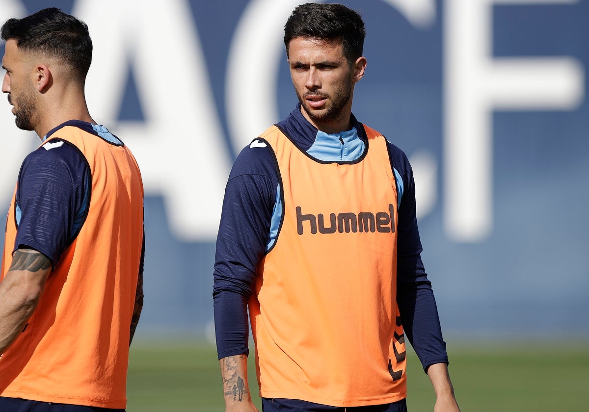 Dioni (de espaldas) y Nelson, durante el entrenamiento del martes.