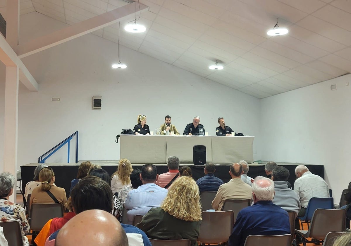 La Policía tranquiliza a los vecinos de Puerto de la Torre tras la ola de asaltos: «Se trata de un repunte puntual»
