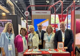 La alcaldesa, Ángeles Muñoz, en el stand de Marbella en la Arabian Travel Market de Dubái.