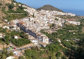 Vista panorámica del casco urbano de Frigiliana.
