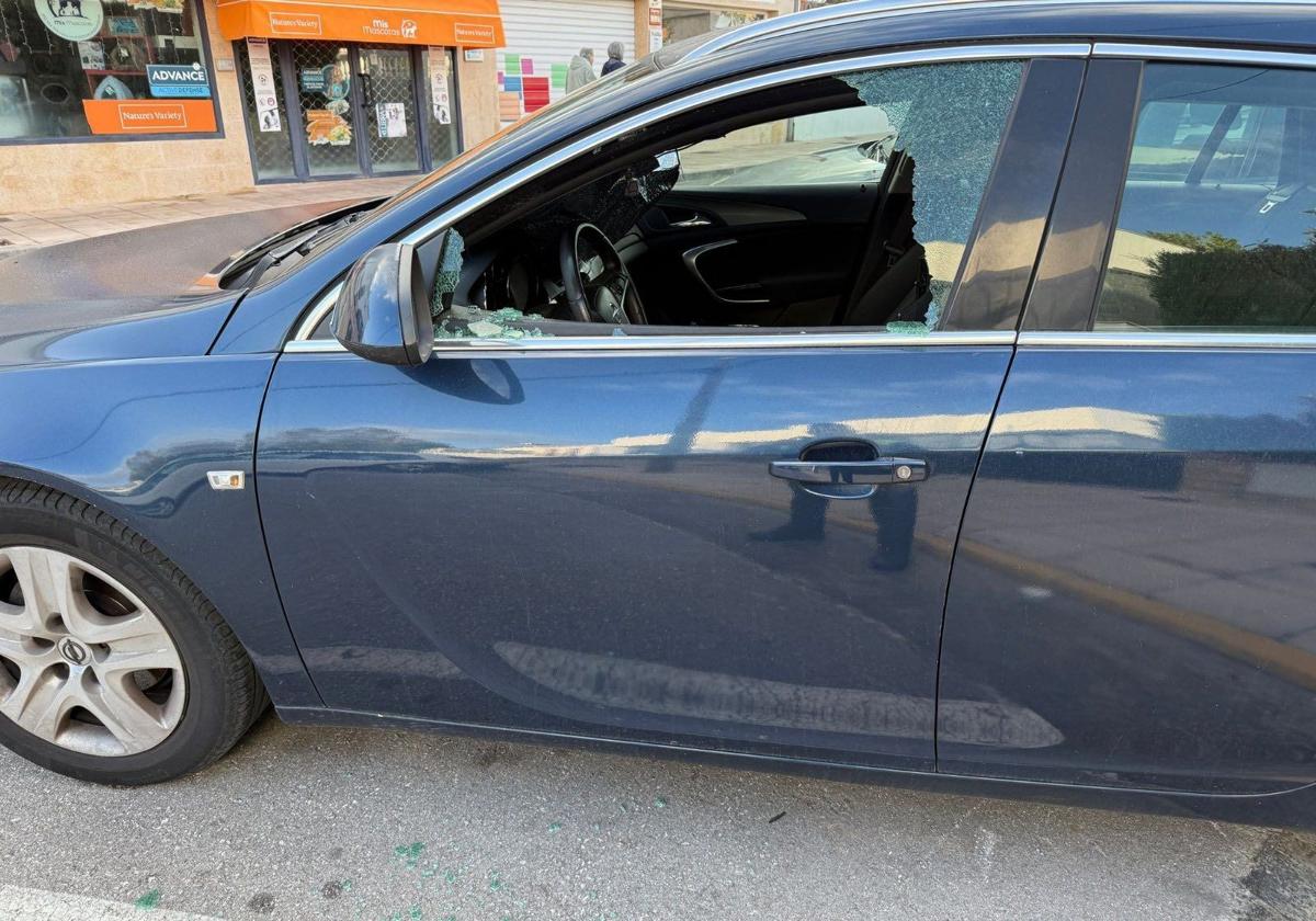 Rompen los cristales de las ventanillas de al menos 17 coches aparcados en varias calles de Ronda