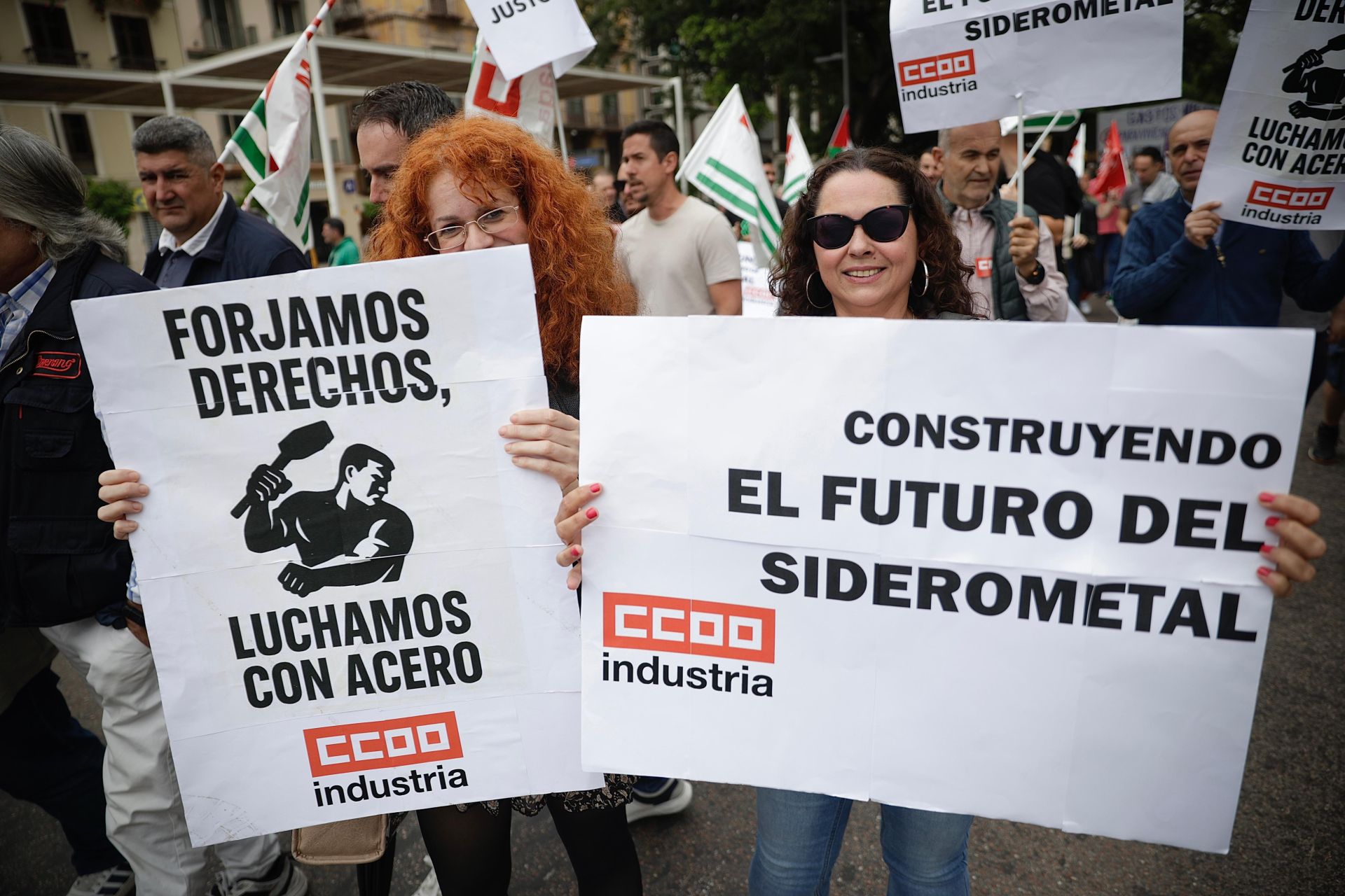 Manifestación del Primero de Mayo: miles de personas salen a la calle en Málaga