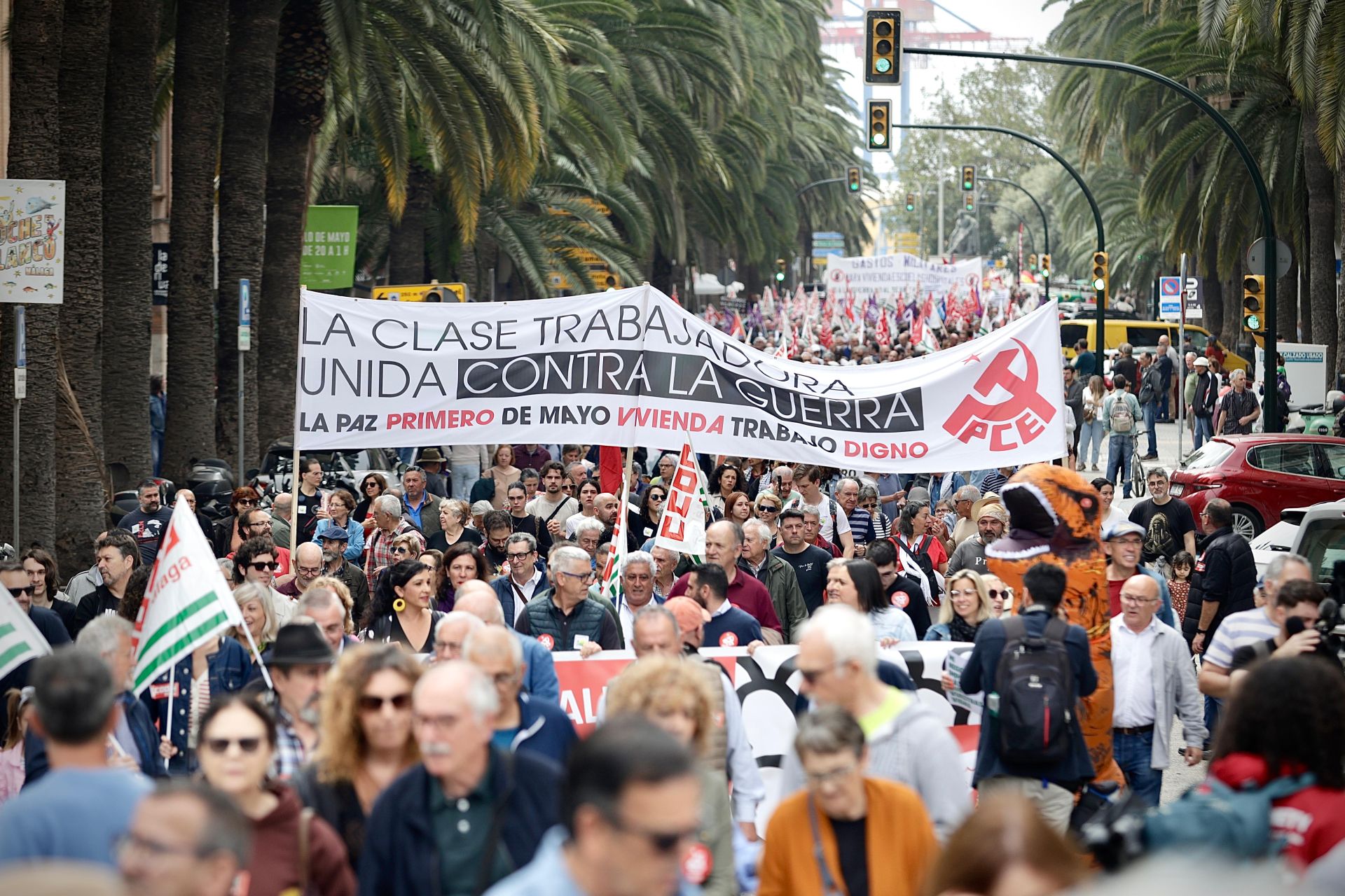 Manifestación del Primero de Mayo: miles de personas salen a la calle en Málaga