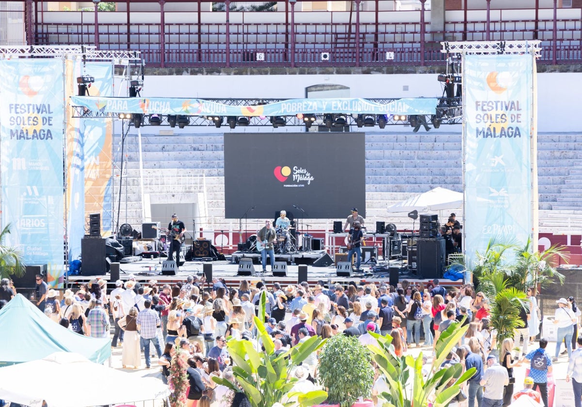 Los Electroduendes malagueños dan la nota solidaria a la música de los 80